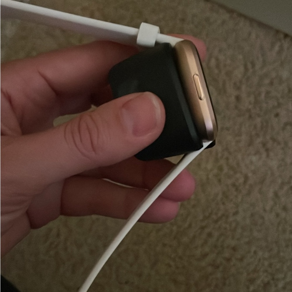 Fitbit in rose gold